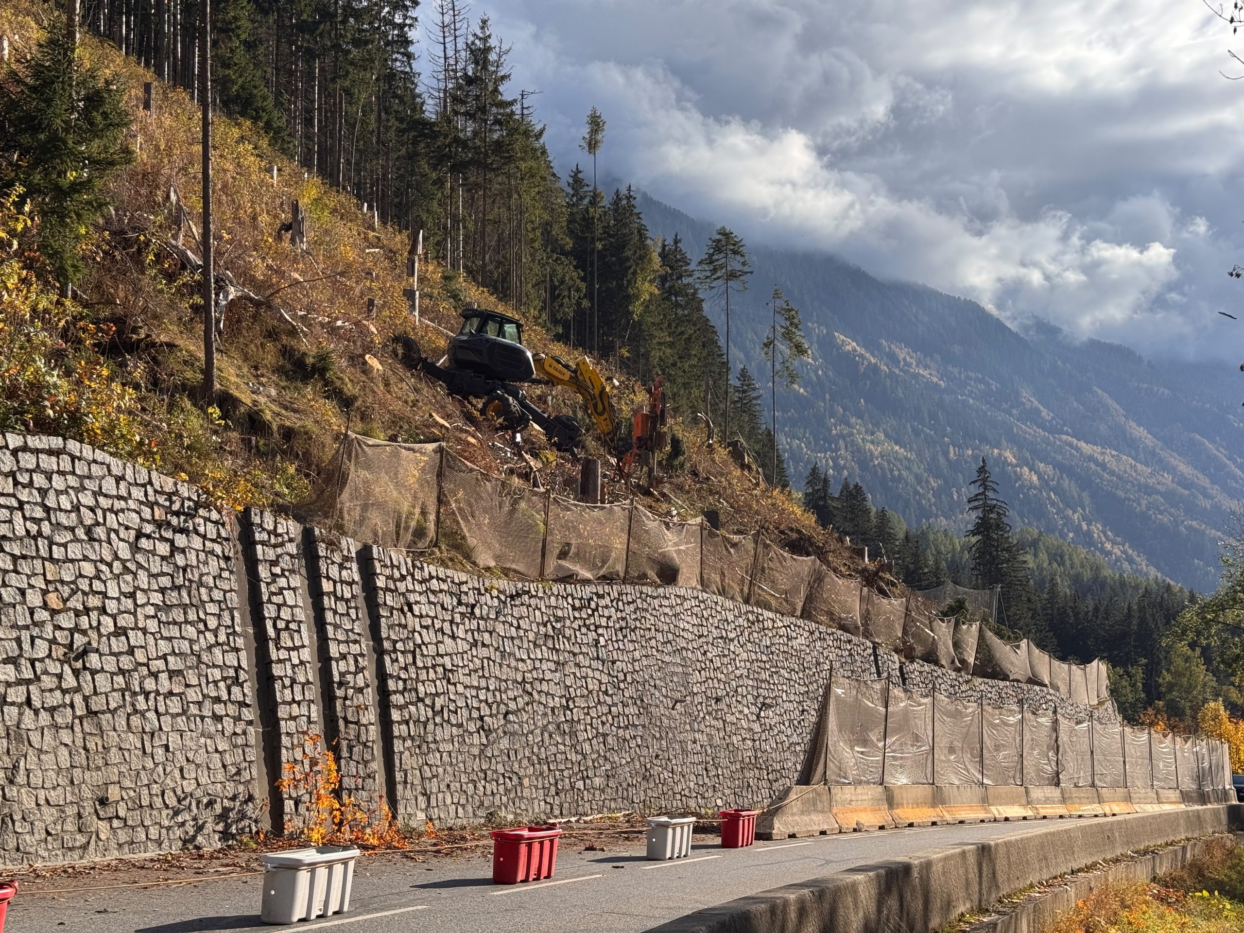 Chamonix : visite du chantier de sécurisation contre les risques naturels sur la
RD 1506