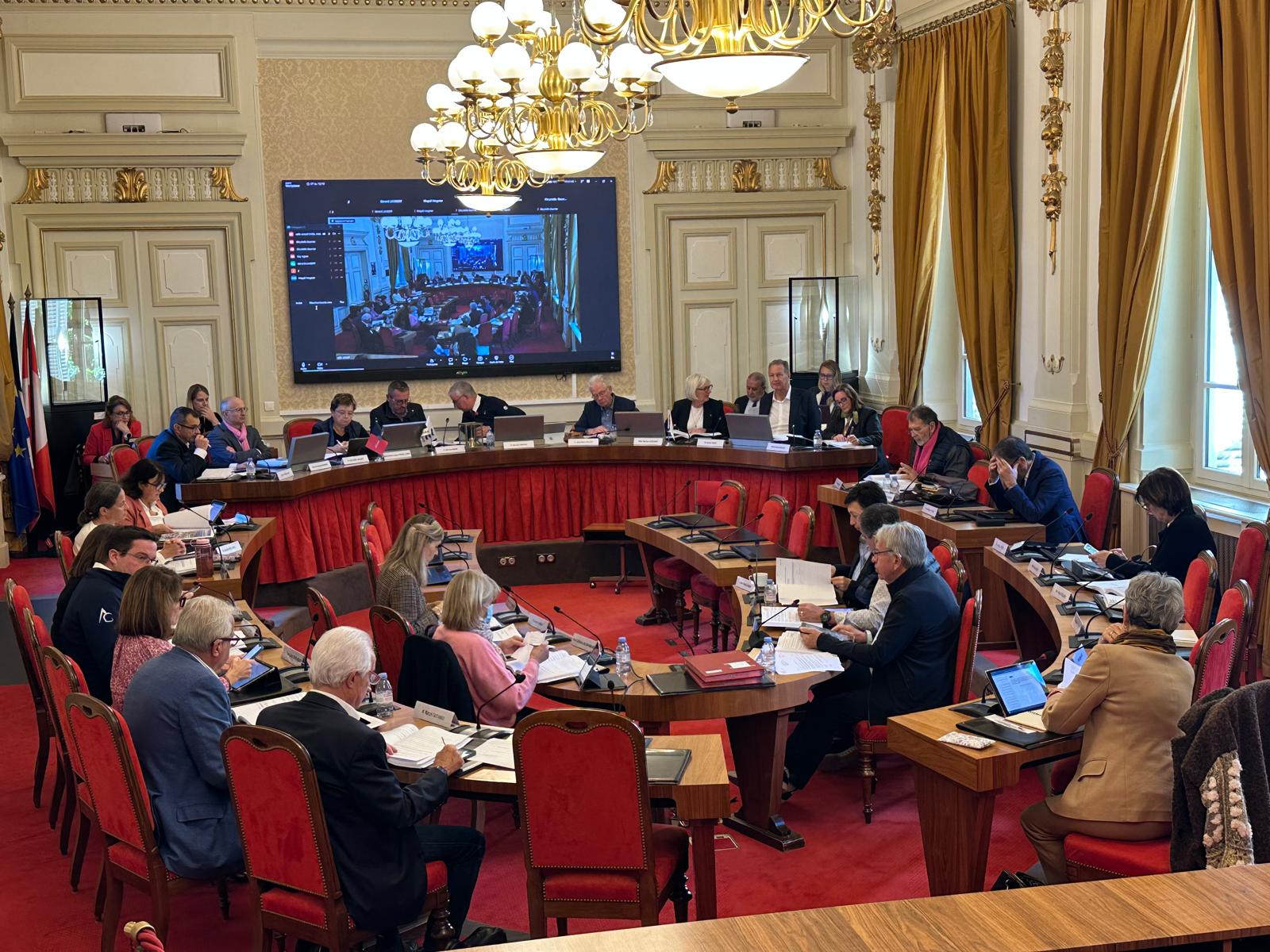 12/10 : le Conseil départemental de la Haute-Savoie s’est réuni en Commission
permanente